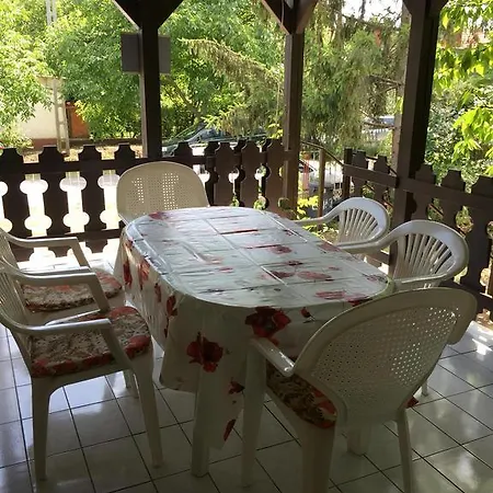 Toni Bacsi Ueduelo Appartement